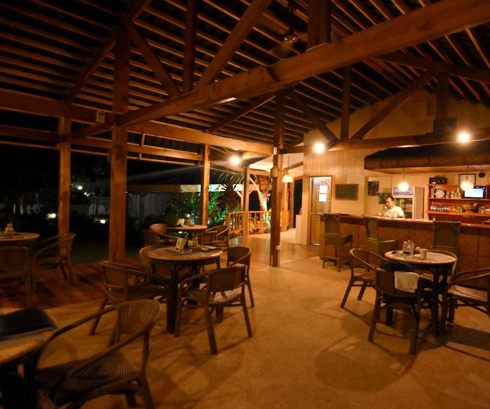 Alona42 Resort Panglao Bagian luar foto