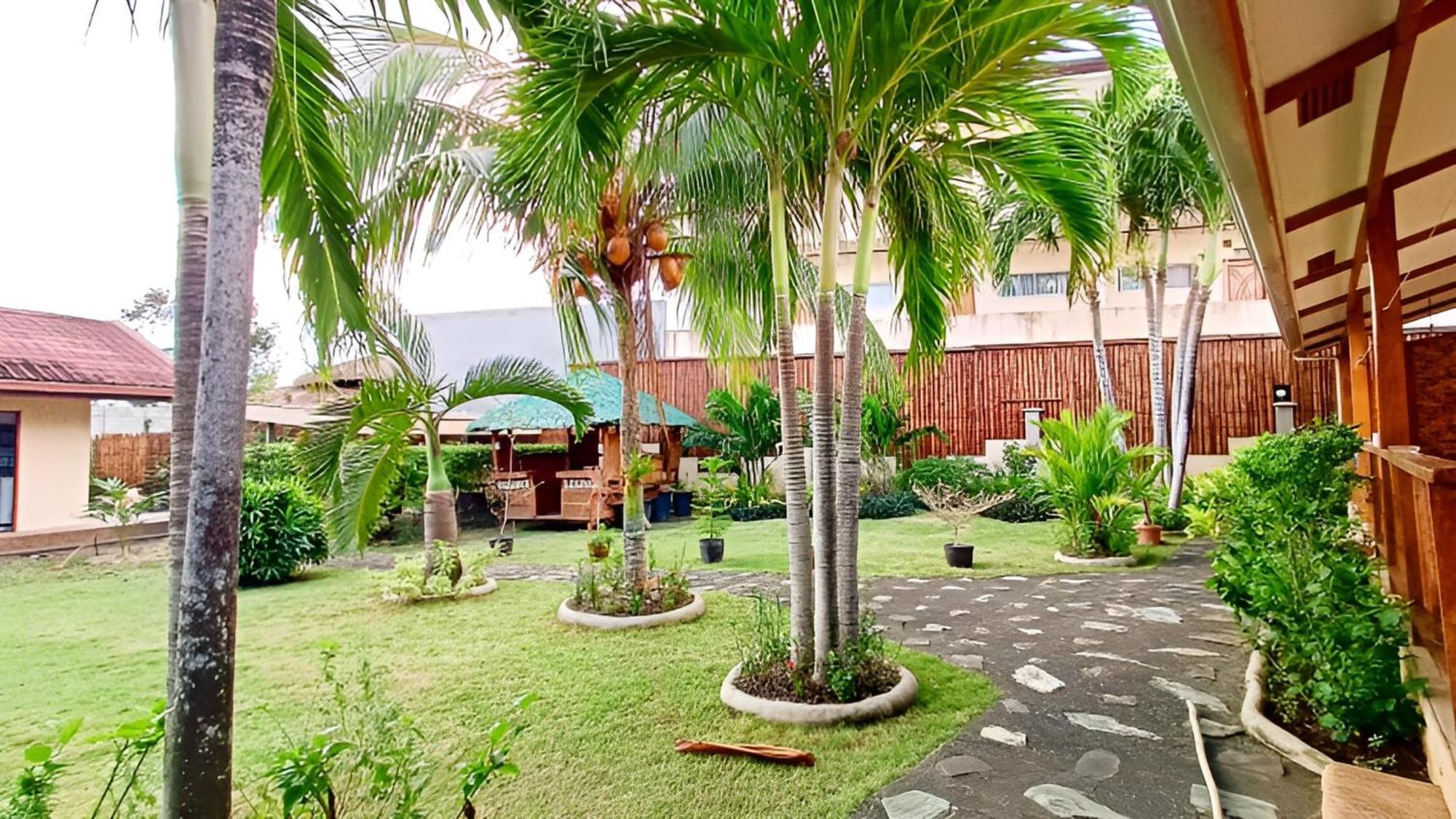 Alona42 Resort Panglao Bagian luar foto